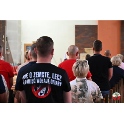 Koszulka Rzeź Wołyńska - NIE O ZEMSTĘ, LECZ PAMIĘĆ WOŁAJĄ OFIARY