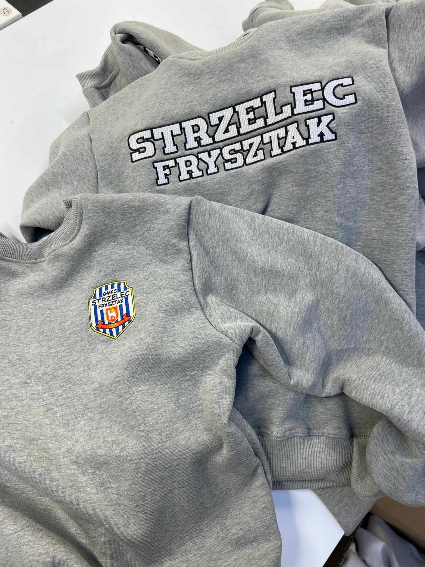 Bluzy produkowane przez Imperium Produkcja