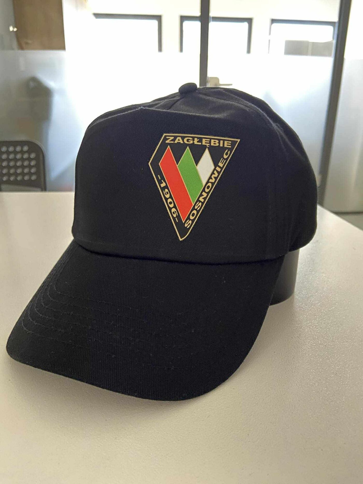 Czapki z daszkiem na zamówienie - przykład produkcji