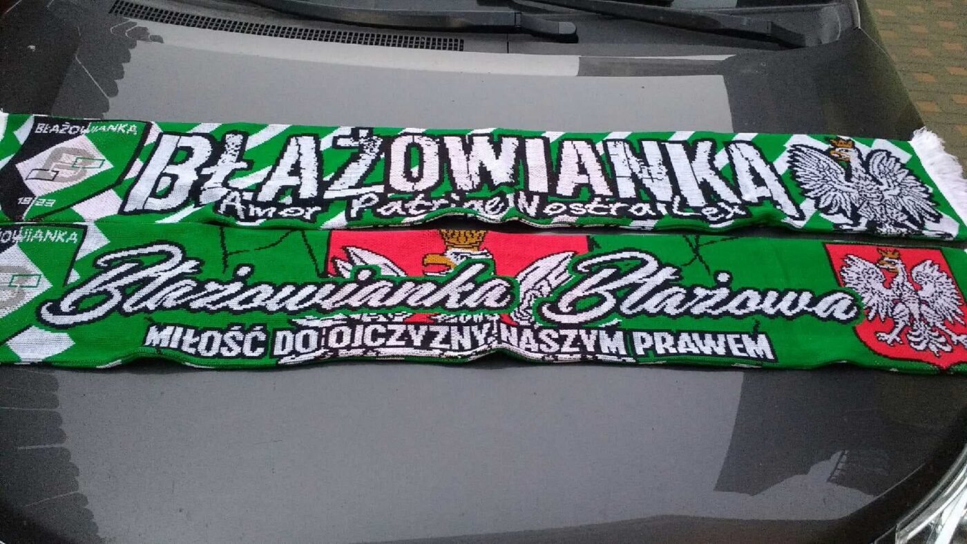Szaliki produkowane przez Imperium Produkcja